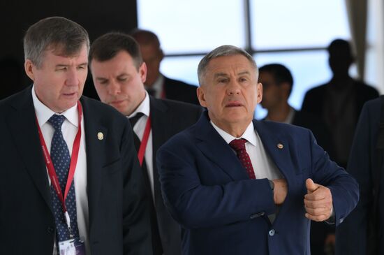 ВЭФ-2025. Гости перед пленарным заседанием