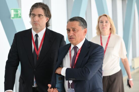 ВЭФ-2025. Гости перед пленарным заседанием