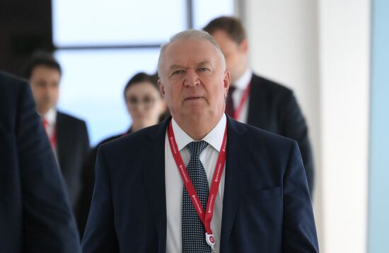 ВЭФ-2025. Гости перед пленарным заседанием