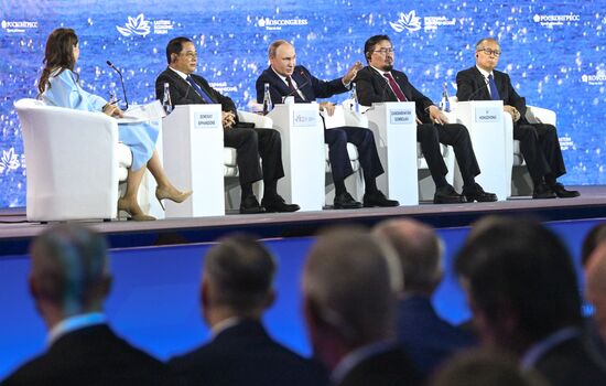 ВЭФ-2025. Пленарное заседание