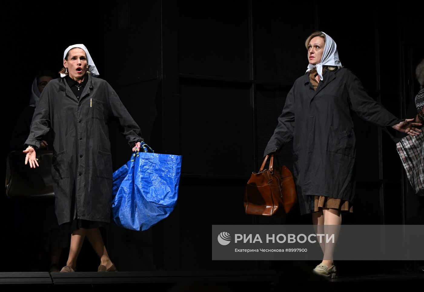 Сбор труппы театра "Ленком Марка Захарова"