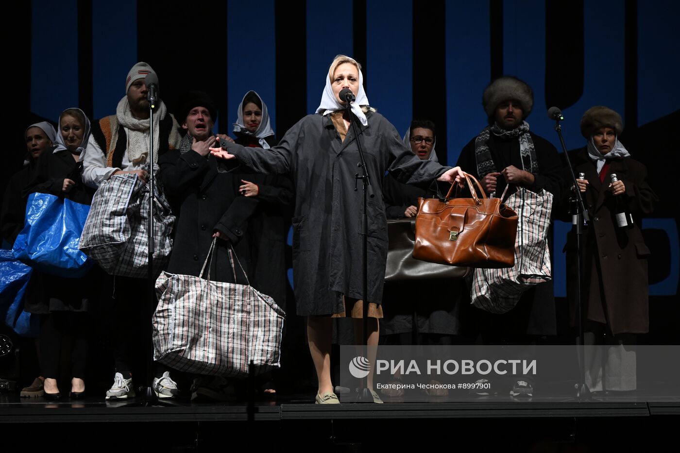 Сбор труппы театра "Ленком Марка Захарова"