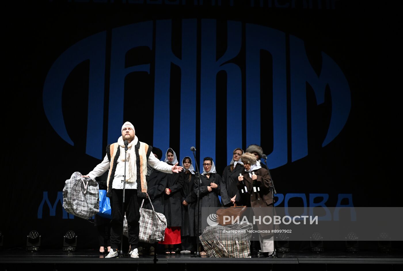 Сбор труппы театра "Ленком Марка Захарова"