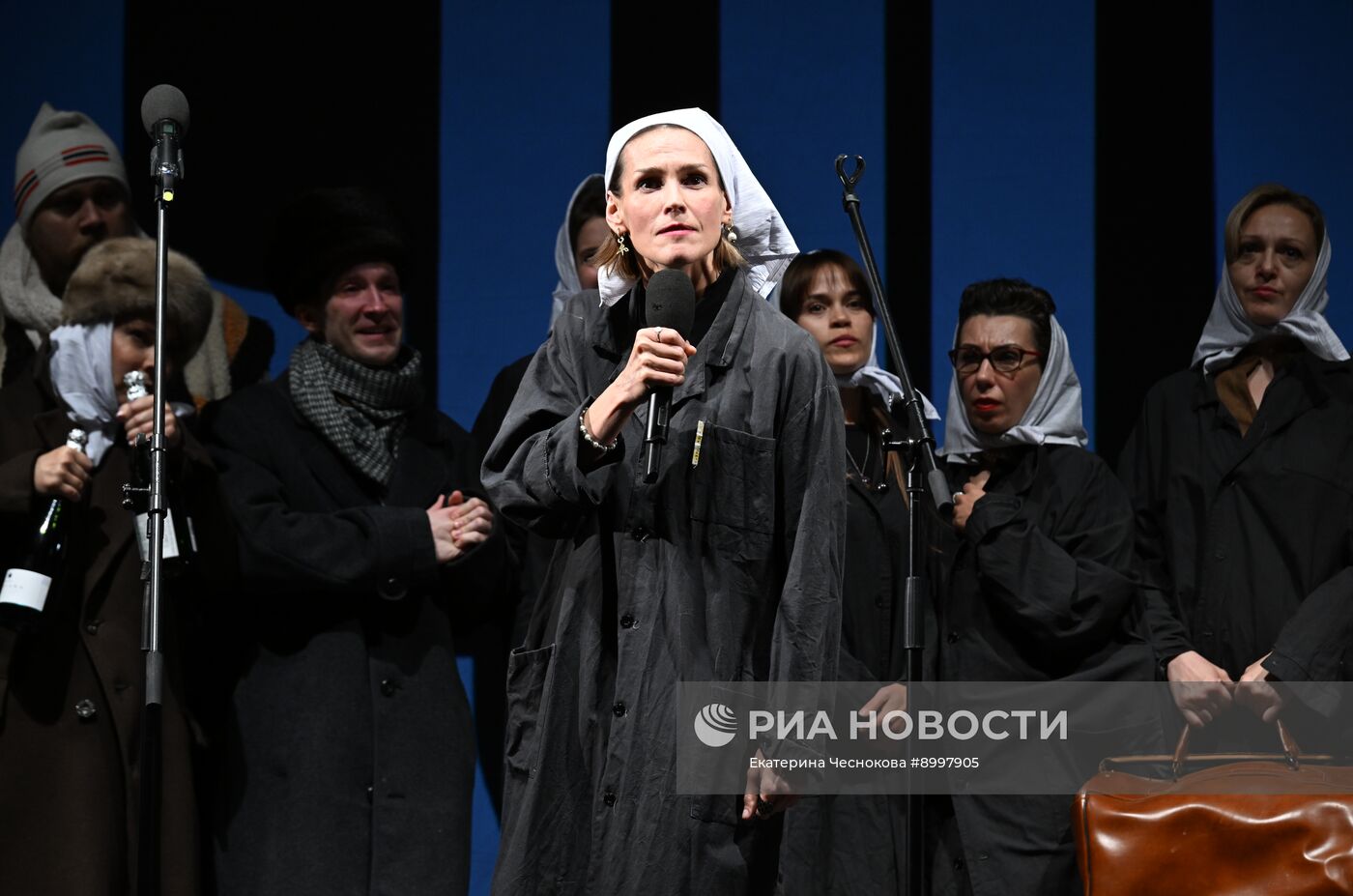 Сбор труппы театра "Ленком Марка Захарова"