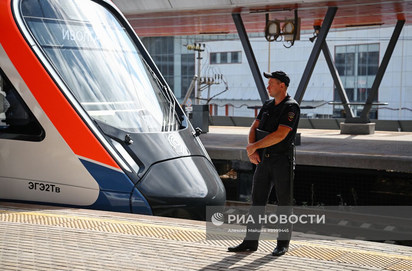 Мэр Москвы С. Собянин посетил станцию "Нижегородская"