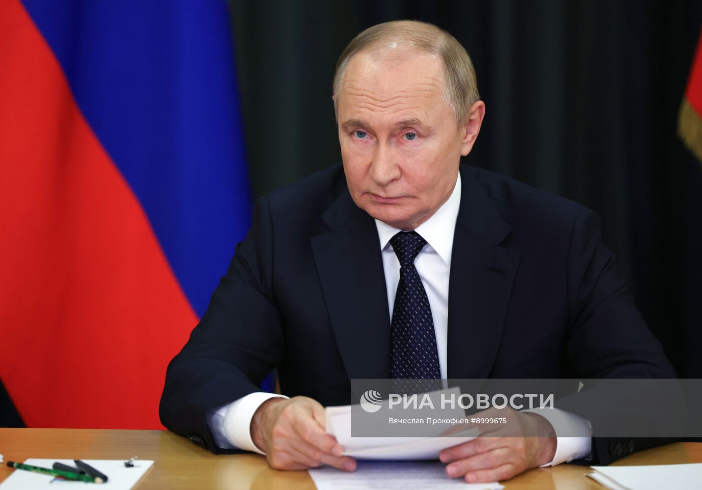 Президент Владимир Путин принял участие во внеочередной встрече БРИКС