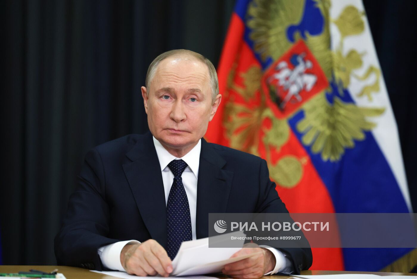 Президент Владимир Путин принял участие во внеочередной встрече БРИКС