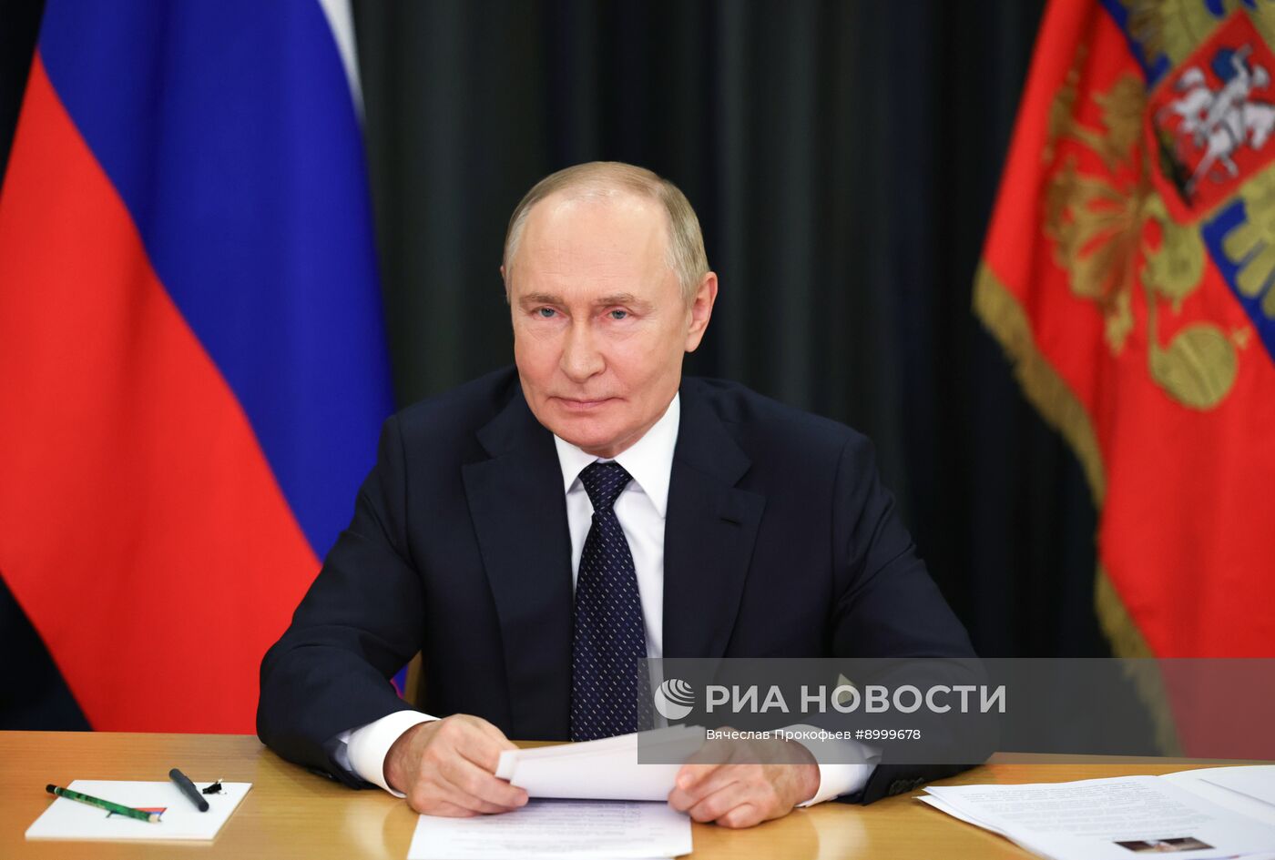 Президент Владимир Путин принял участие во внеочередной встрече БРИКС