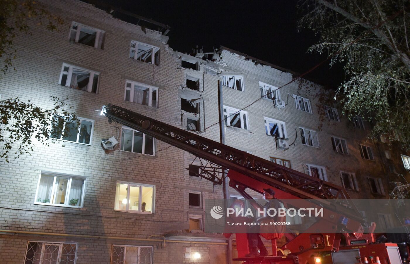 Последствия обстрела ВСУ жилого дома в Донецке