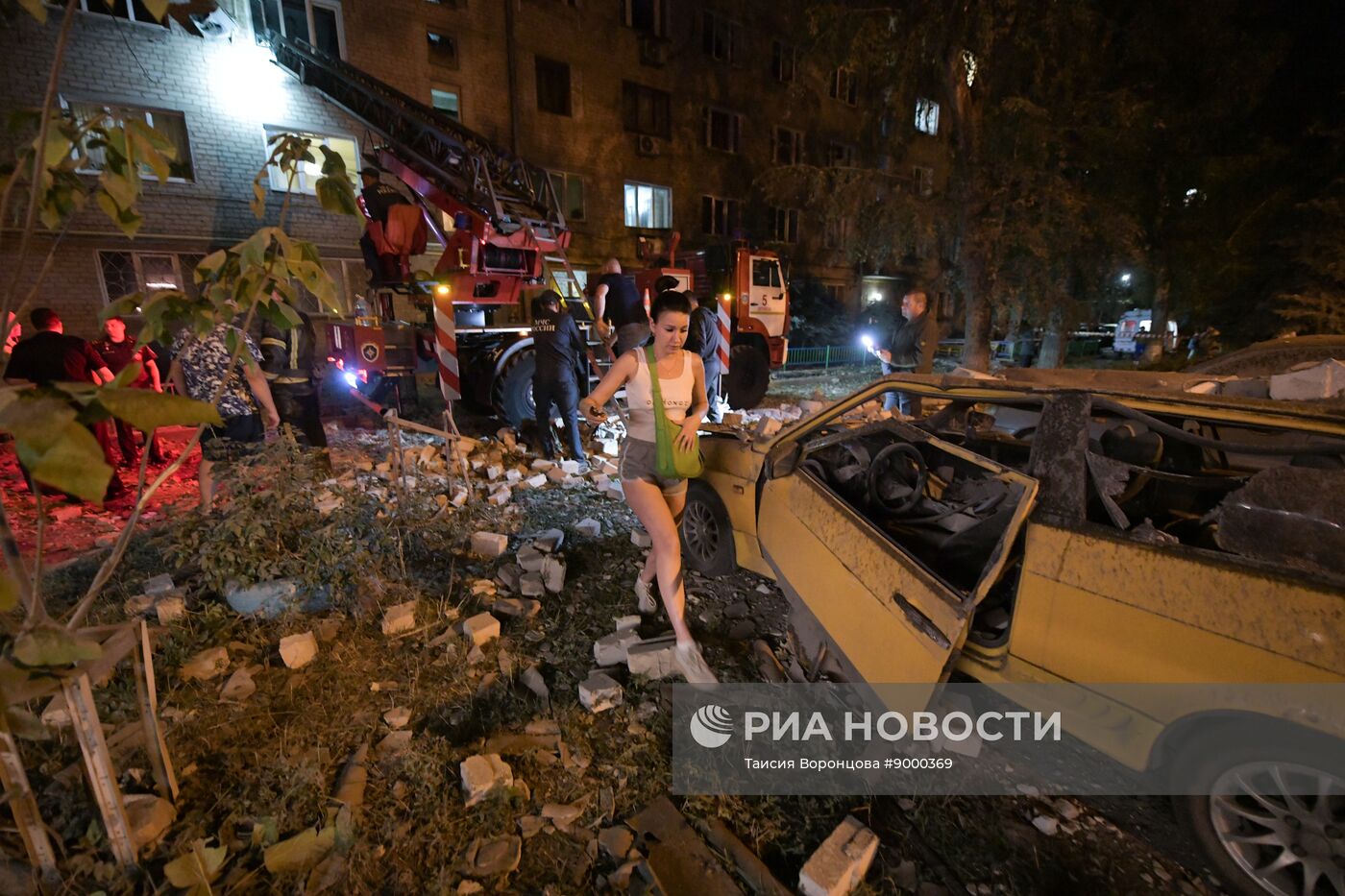 Последствия обстрела ВСУ жилого дома в Донецке