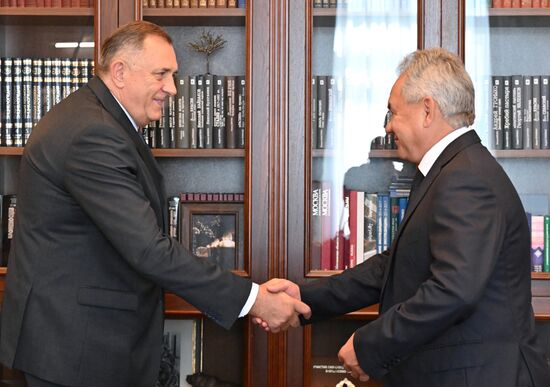 Встреча секретаря Совета Безопасности РФ С. Шойгу с президентом Республики Сербской М. Додиком