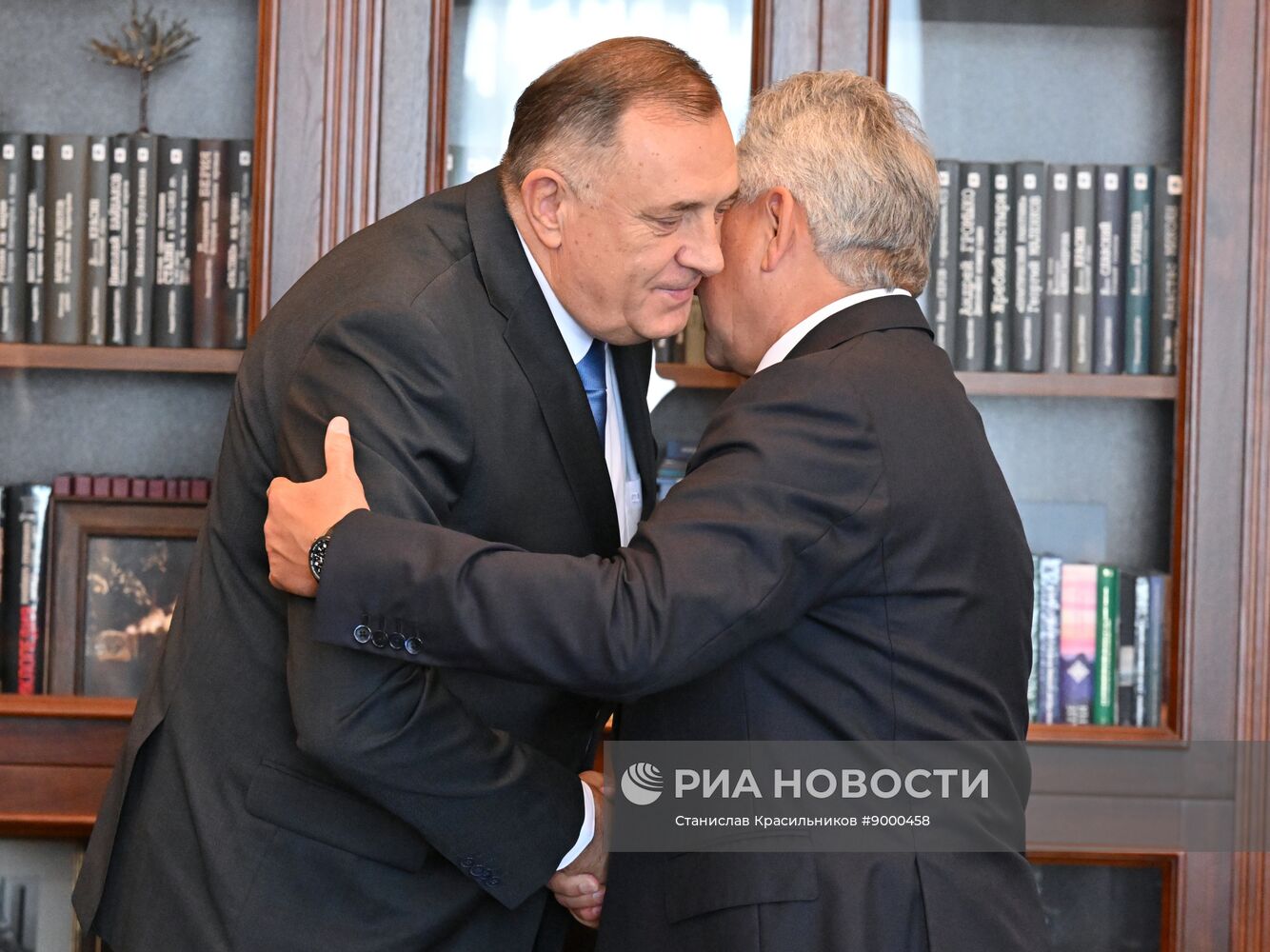 Встреча секретаря Совета Безопасности РФ С. Шойгу с президентом Республики Сербской М. Додиком