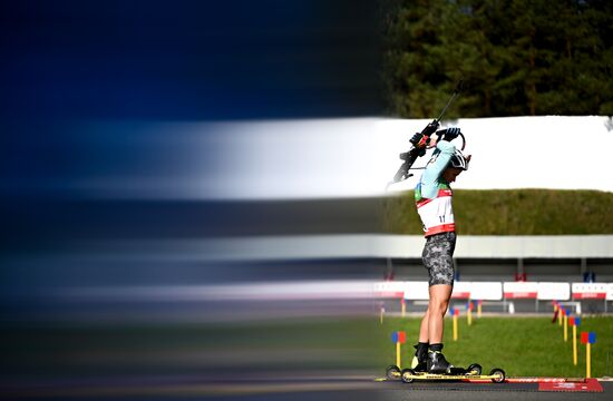 Тренировки перед началом чемпионата России по биатлону на лыжероллерах