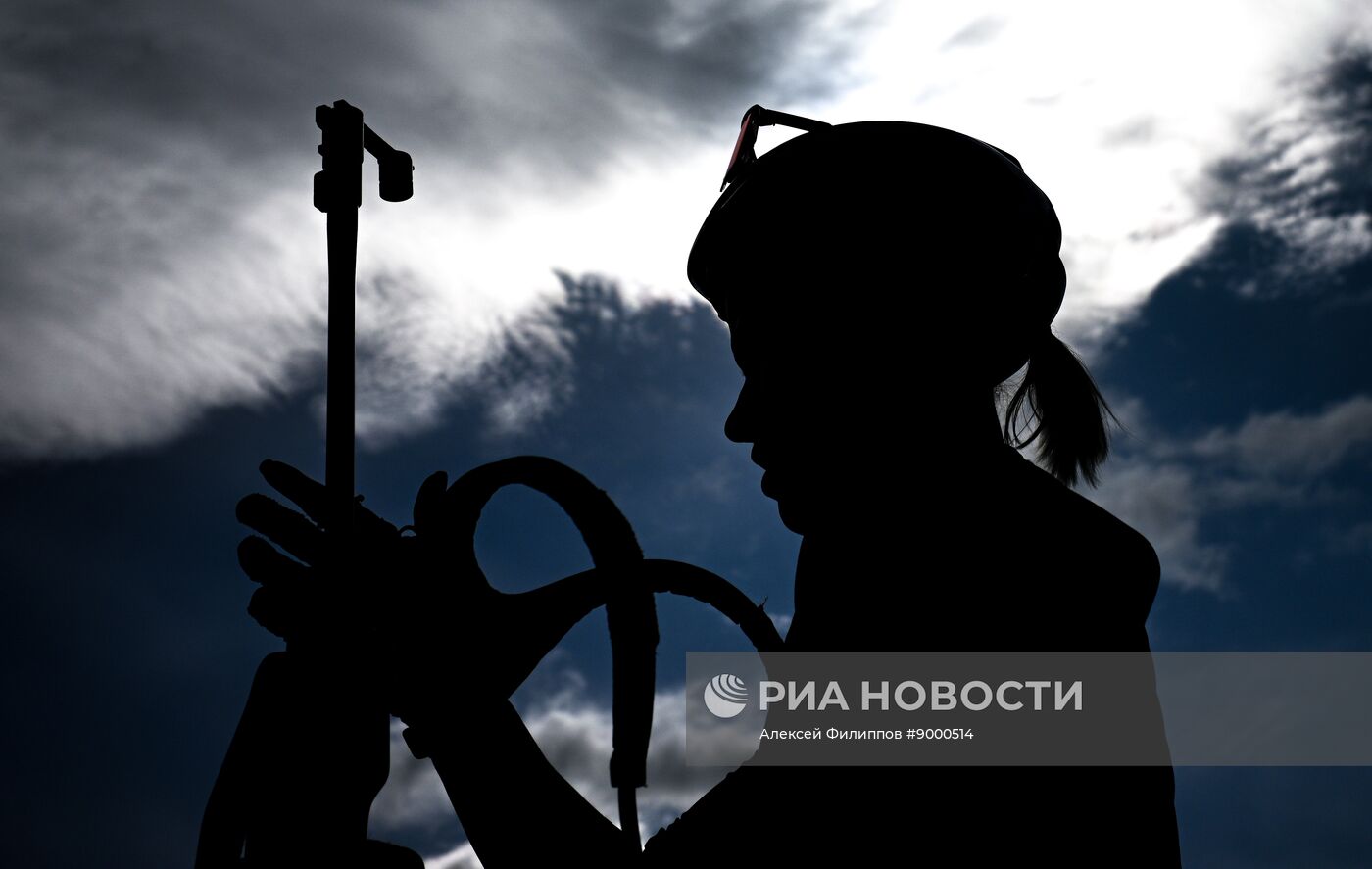 Тренировки перед началом чемпионата России по биатлону на лыжероллерах