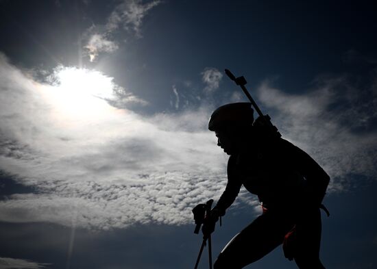 Тренировки перед началом чемпионата России по биатлону на лыжероллерах