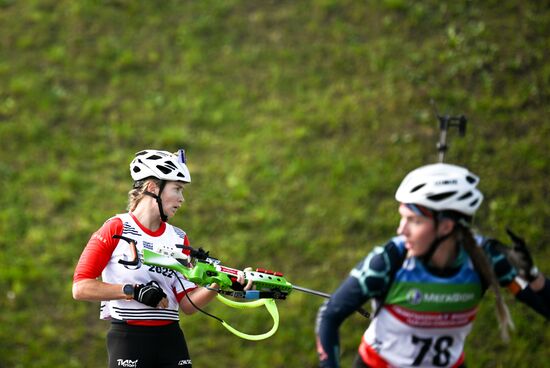 Тренировки перед началом чемпионата России по биатлону на лыжероллерах