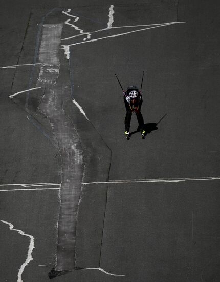 Тренировки перед началом чемпионата России по биатлону на лыжероллерах