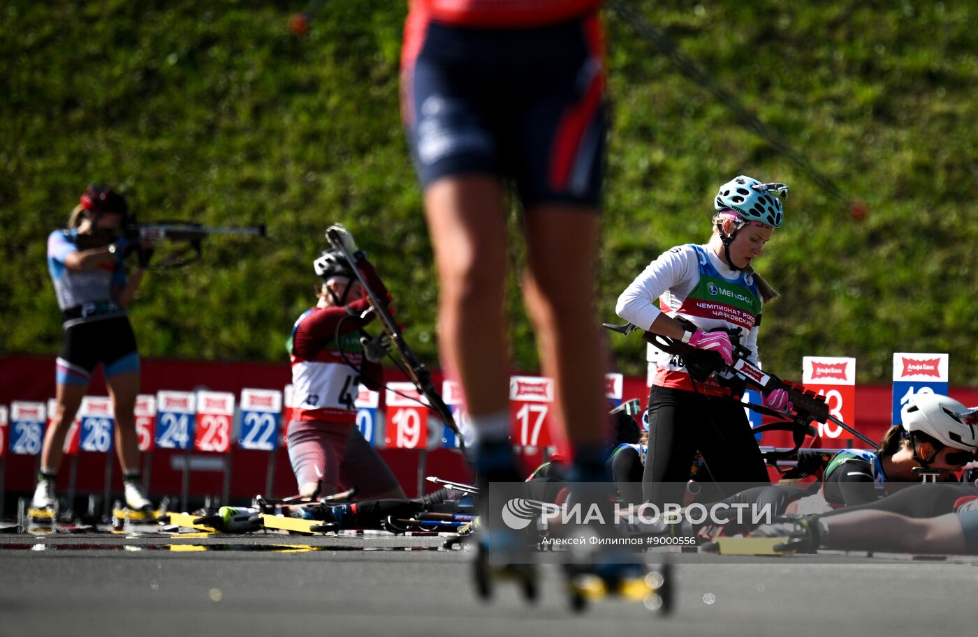 Тренировки перед началом чемпионата России по биатлону на лыжероллерах