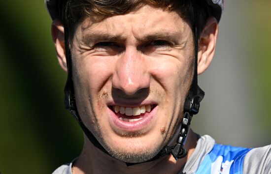 Тренировки перед началом чемпионата России по биатлону на лыжероллерах