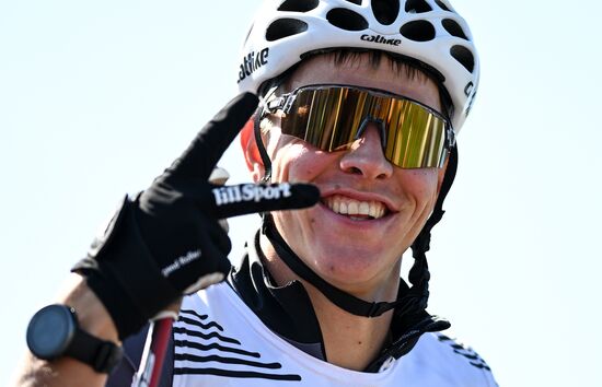 Тренировки перед началом чемпионата России по биатлону на лыжероллерах