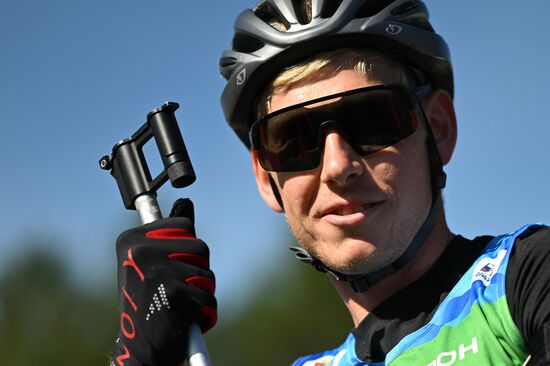 Тренировки перед началом чемпионата России по биатлону на лыжероллерах