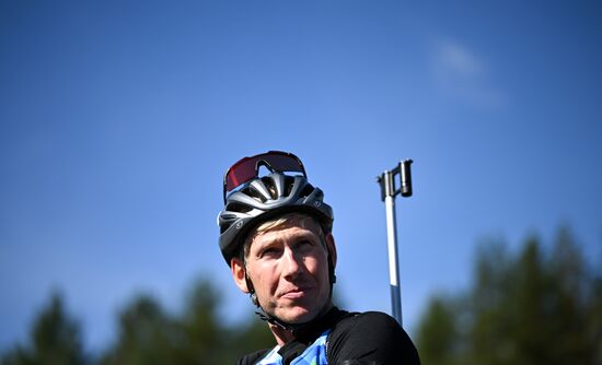 Тренировки перед началом чемпионата России по биатлону на лыжероллерах