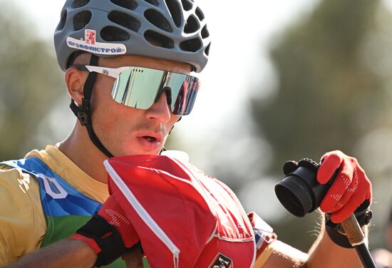 Тренировки перед началом чемпионата России по биатлону на лыжероллерах