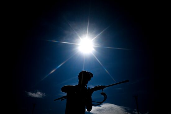 Тренировки перед началом чемпионата России по биатлону на лыжероллерах