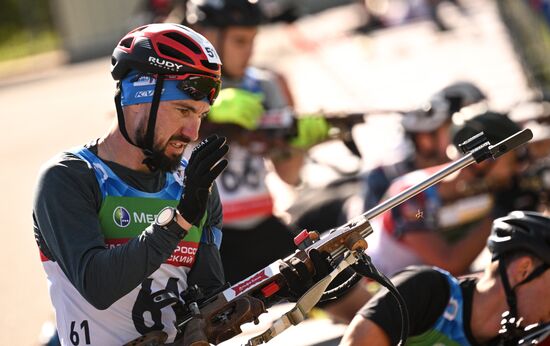 Тренировки перед началом чемпионата России по биатлону на лыжероллерах