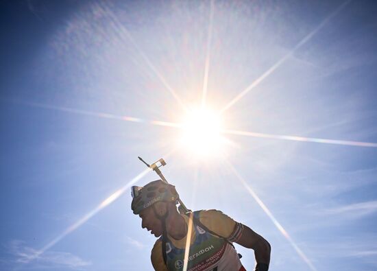 Тренировки перед началом чемпионата России по биатлону на лыжероллерах