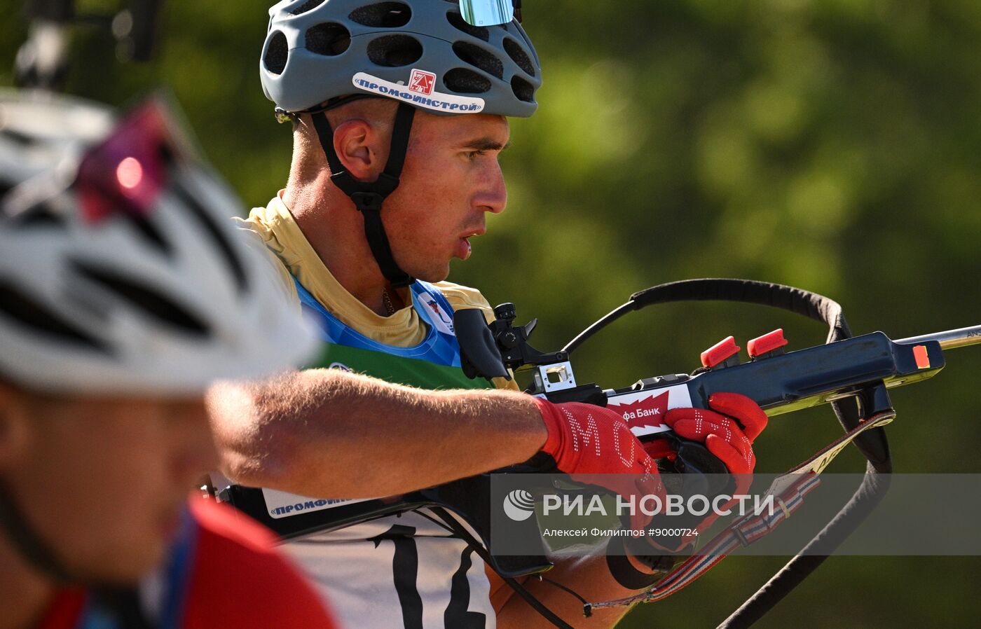 Тренировки перед началом чемпионата России по биатлону на лыжероллерах