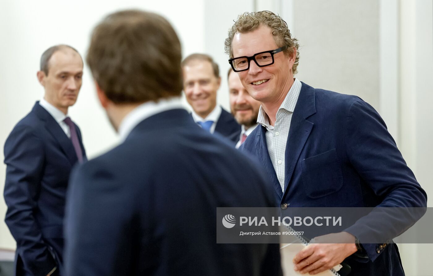 Премьер-министр РФ Михаил Мишустин провел совещание по экономическим вопросам