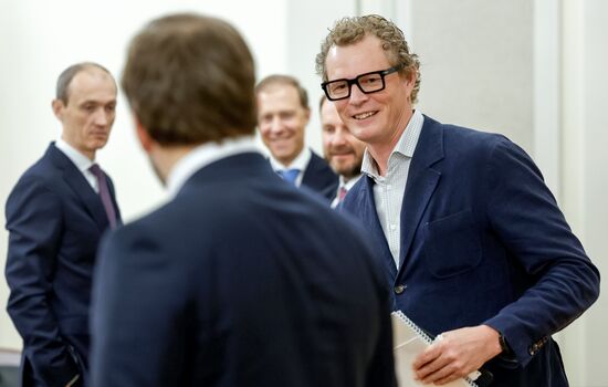 Премьер-министр РФ Михаил Мишустин провел совещание по экономическим вопросам