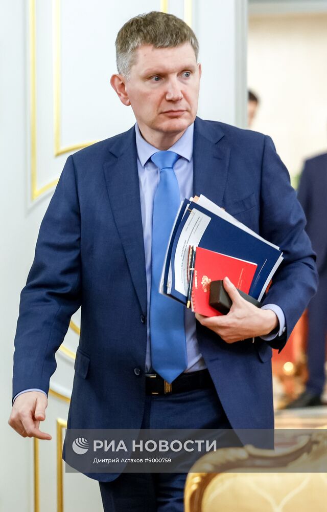 Премьер-министр РФ Михаил Мишустин провел совещание по экономическим вопросам