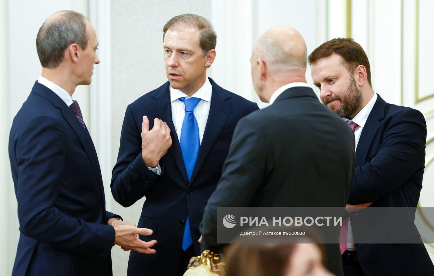 Премьер-министр РФ Михаил Мишустин провел совещание по экономическим вопросам