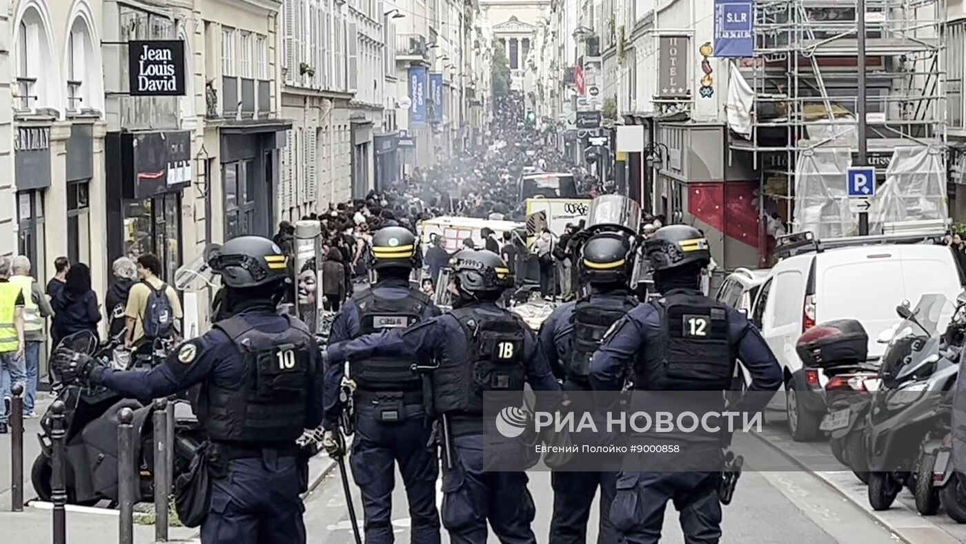 Протесты в Париже