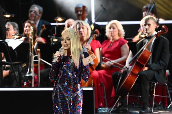 Концерт "Лариса Долина. В кругу друзей" в Москве