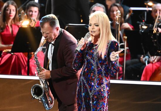 Концерт "Лариса Долина. В кругу друзей" в Москве