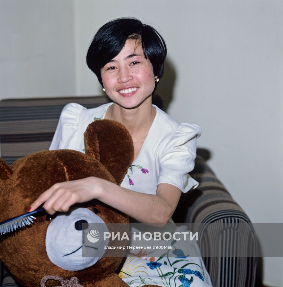 Эстрадная певица Роза Рымбаева