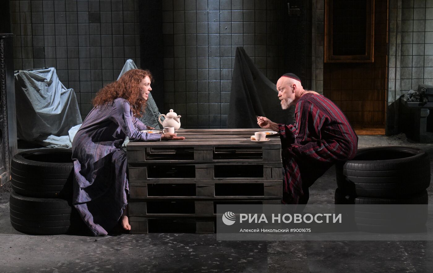 Спектакль "Натан Мудрый" в театре "Шалом" в Москве