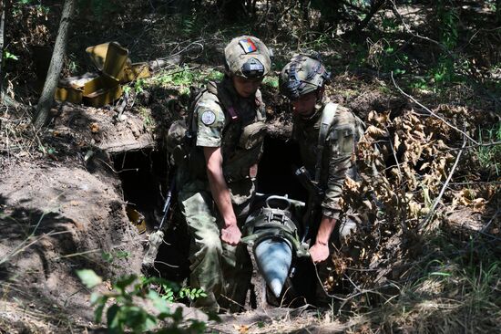 Боевая работа артиллеристов группировки войск "Центр" на Красноармейском направлении в ДНР