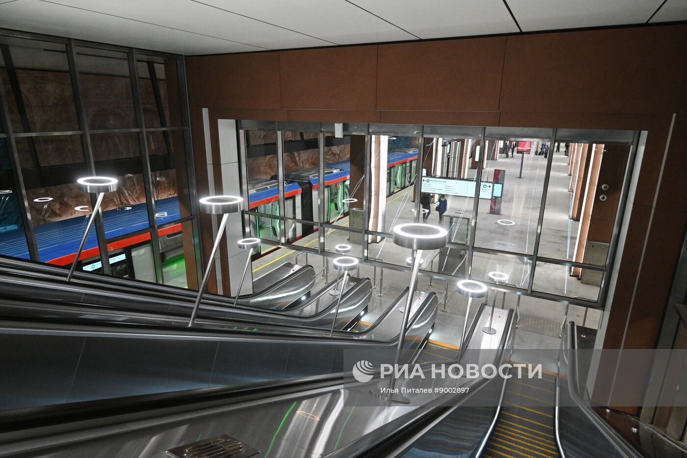 Запуск движения поездов по новому участку Троицкой линии метро от станции "Новаторская" до станции "ЗИЛ"