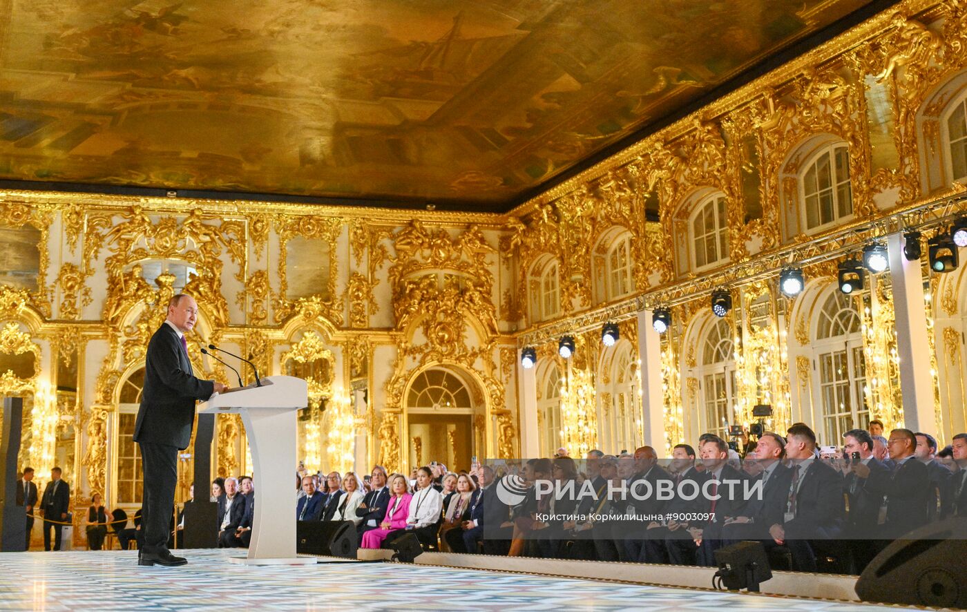 Рабочая поездка президента Владимира Путина в Санкт-Петербург