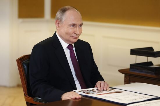 Рабочая поездка президента Владимира Путина в Санкт-Петербург