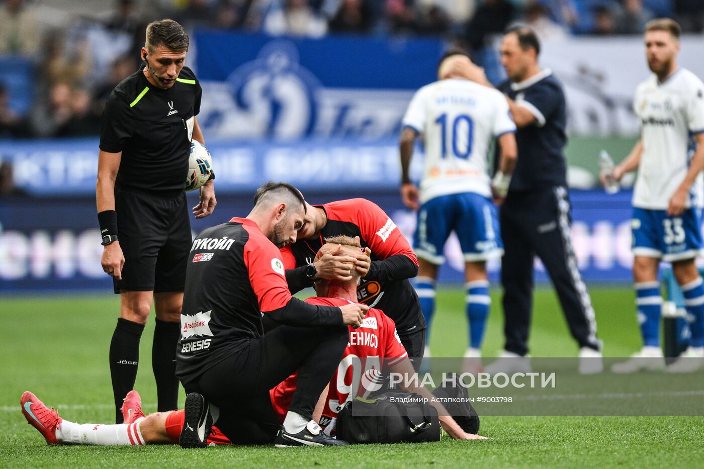 Футбол. РПЛ. Матч "Динамо" (Москва) - "Спартак" (Москва)