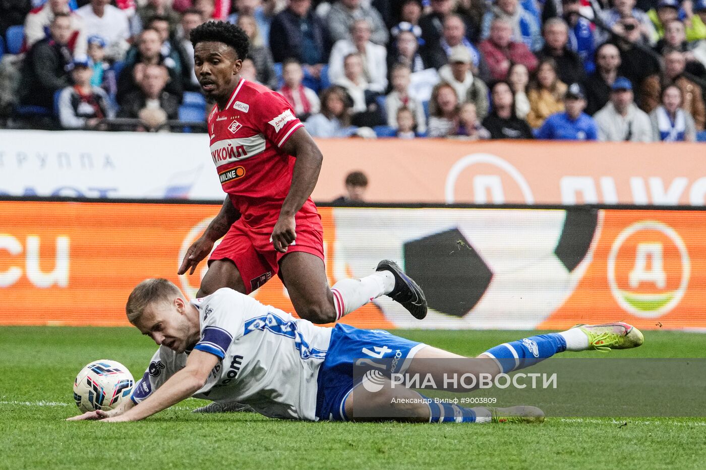 Футбол. РПЛ. Матч "Динамо" (Москва) - "Спартак" (Москва)