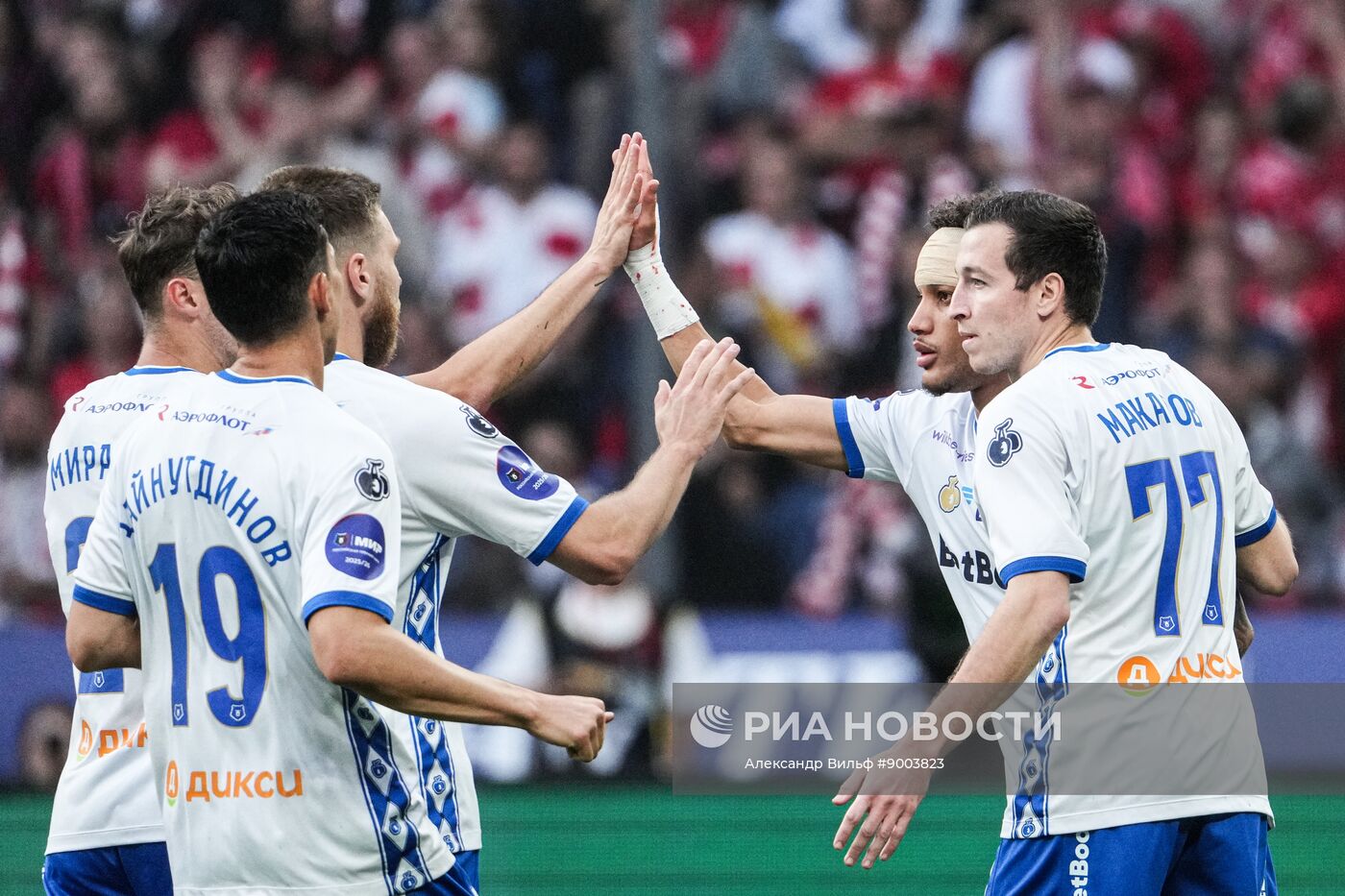 Футбол. РПЛ. Матч "Динамо" (Москва) - "Спартак" (Москва)