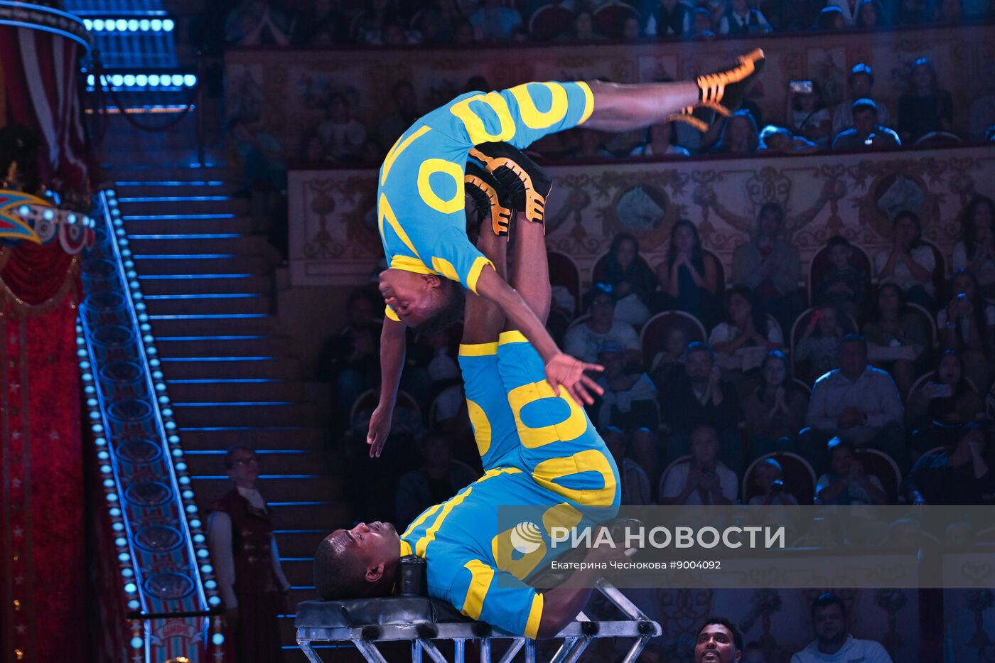 Фестиваль циркового искусства "Без границ" в Санкт-Петербурге