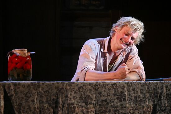 Спектакль "Охота жить" на сцене театра "Современник"