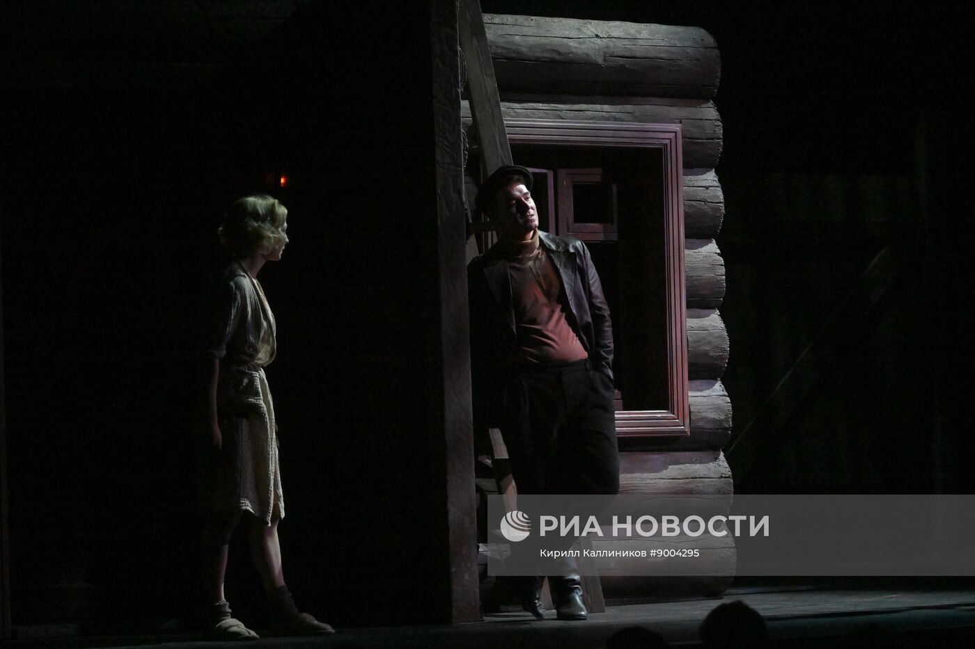 Спектакль "Охота жить" на сцене театра "Современник"